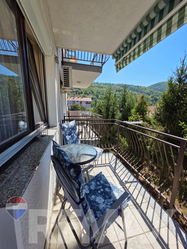 Komforan četverosoban stan 94m2 / Hisete, Banja Luka 19