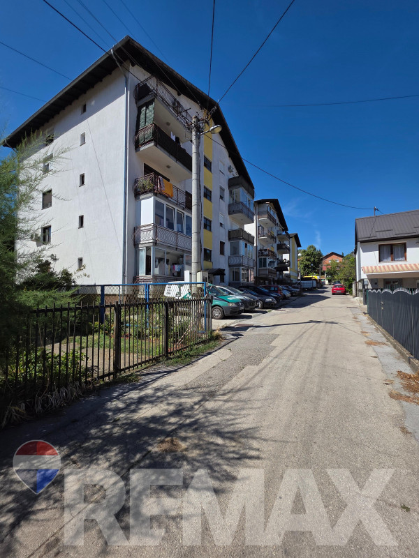Komforan četverosoban stan 94m2 / Hisete, Banja Luka 21