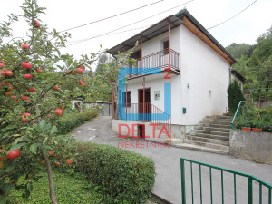 Adaptiran trosoban stan / kuća / Soukbunar / Centar