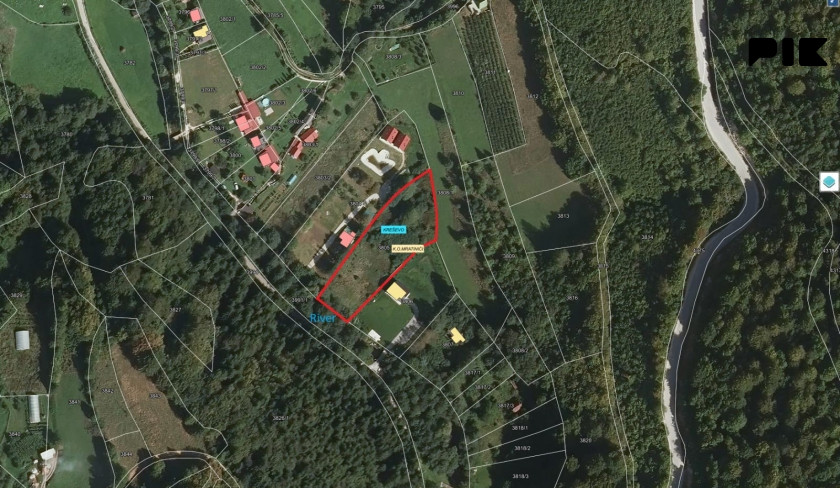 Zemljište Tarcin pored potoka/rijeke