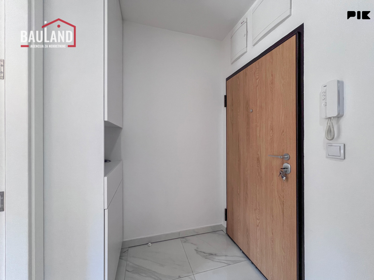 Četverosoban namješten stan u novogradnji/ Otoka 18