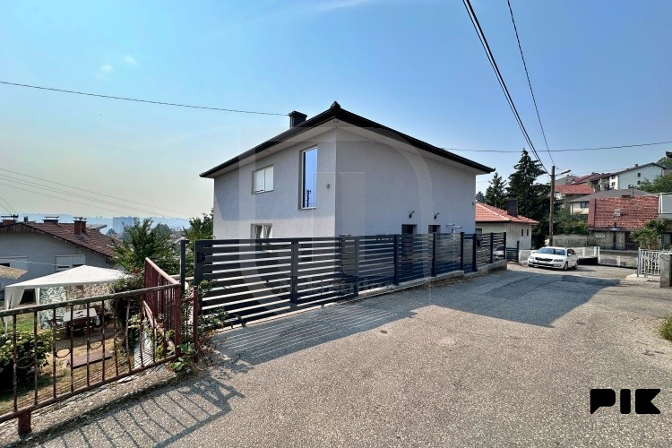 Dvosoban stan u kući, Pofalići, Novo Sarajevo 10