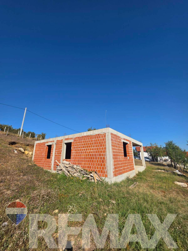 Kuća u izgradnji | Zemljište 2341m2 | Motike