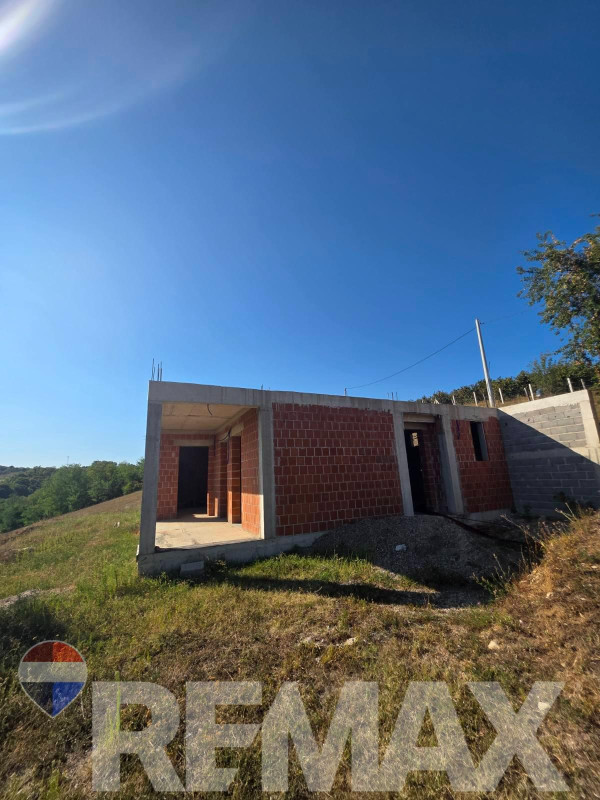 Kuća u izgradnji | Zemljište 2341m2 | Motike 10