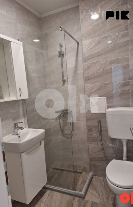 Izdajem poslovni prostor Mostar Bulevar Narodne Revolucije 23 8