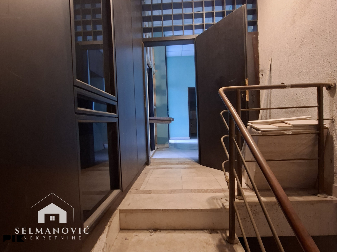 Poslovni prostor 258m2, Novo Sarajevo Kolodvorska - PRODAJA NAJAM 20