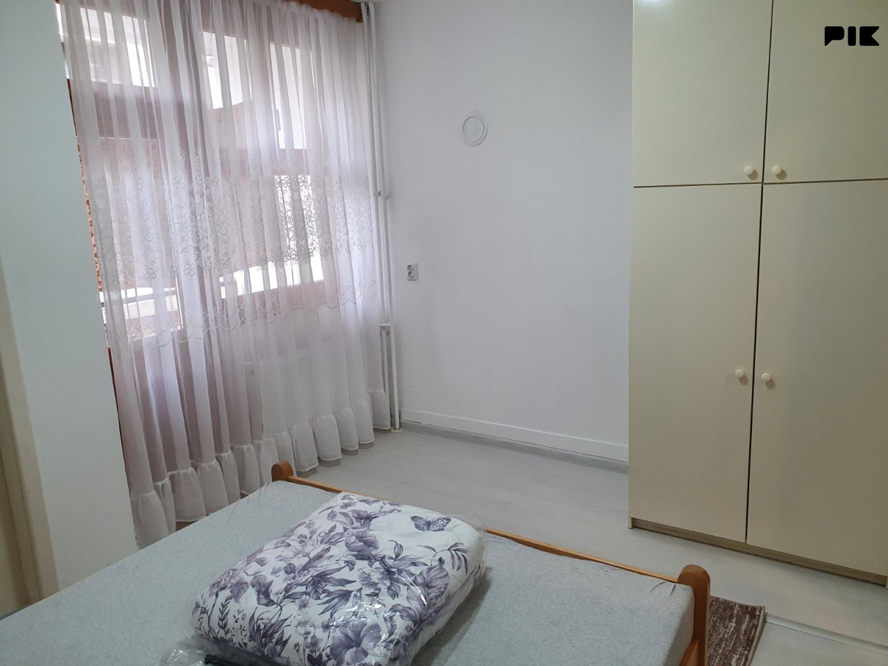 Potpuno namješten i renoviran trosoban stan, Grbavica 5
