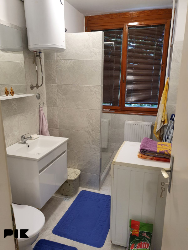 Potpuno namješten i renoviran trosoban stan, Grbavica 7