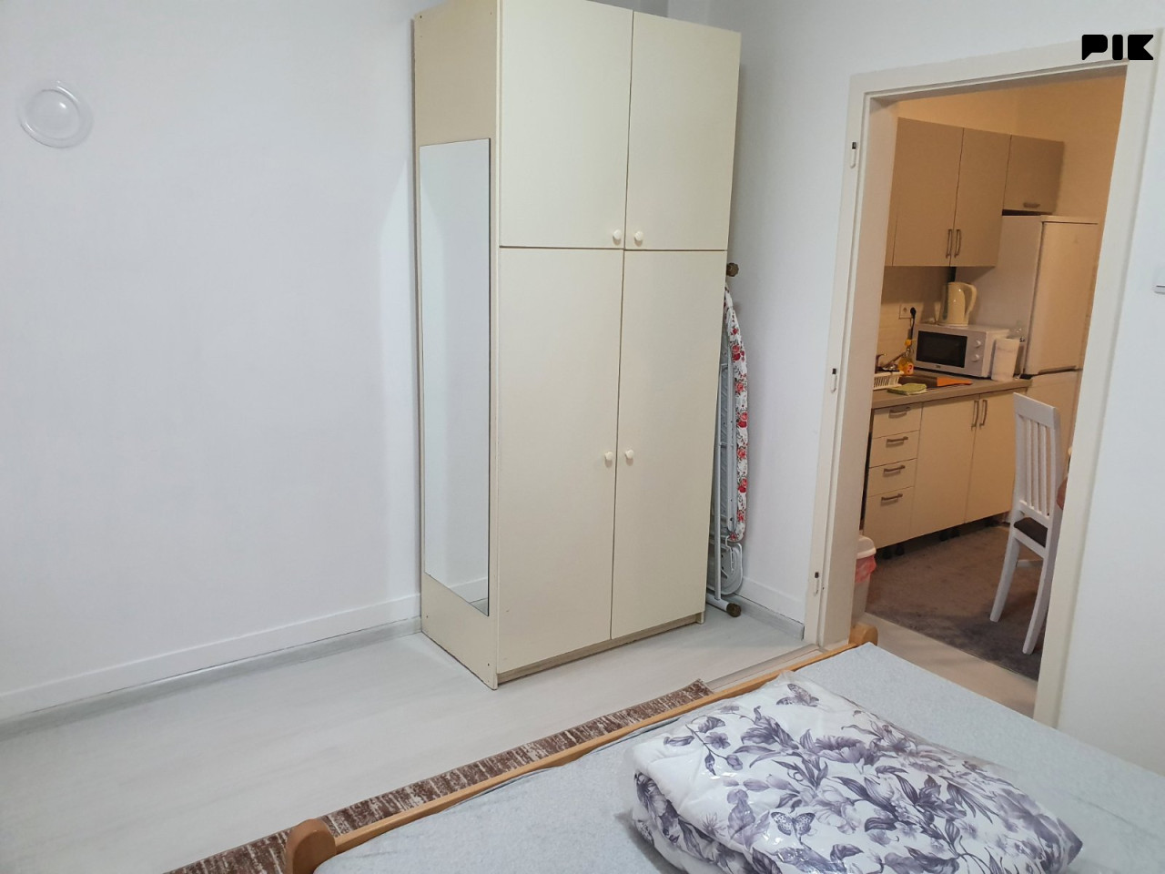Potpuno namješten i renoviran trosoban stan, Grbavica 12