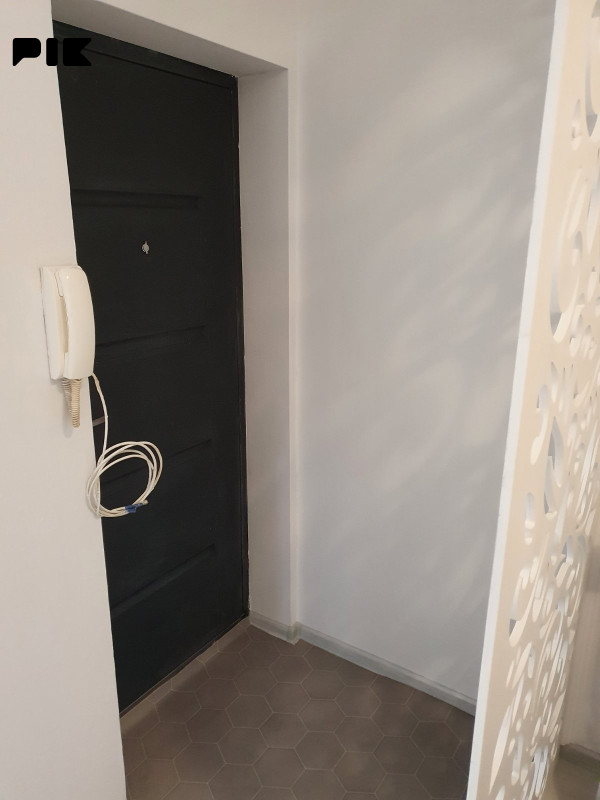 Potpuno namješten i renoviran trosoban stan, Grbavica 14