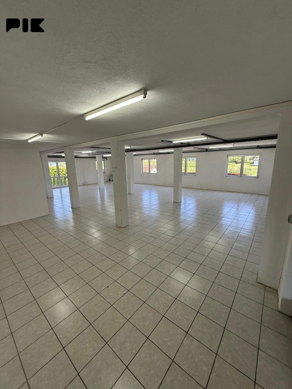 Commercial space and parking Kiseljak-Brnjaci 240 m2 area