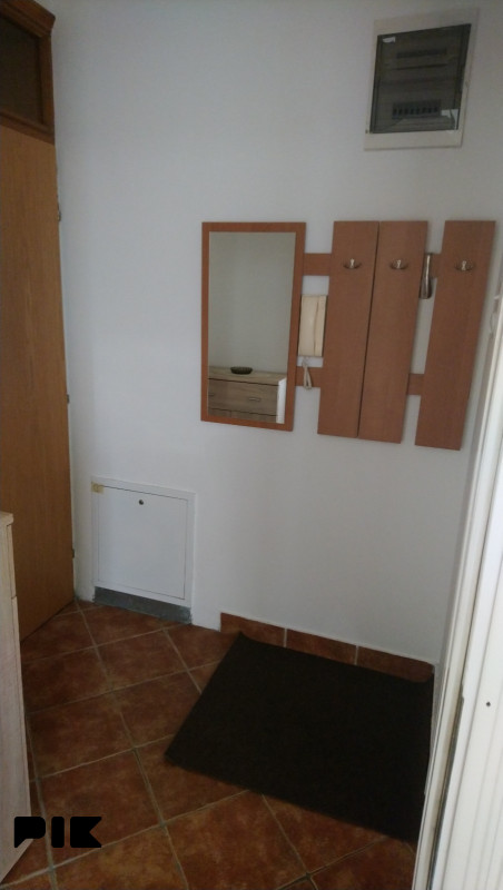Izdaje se stan-- 40m2--OBILICEVO-- 5