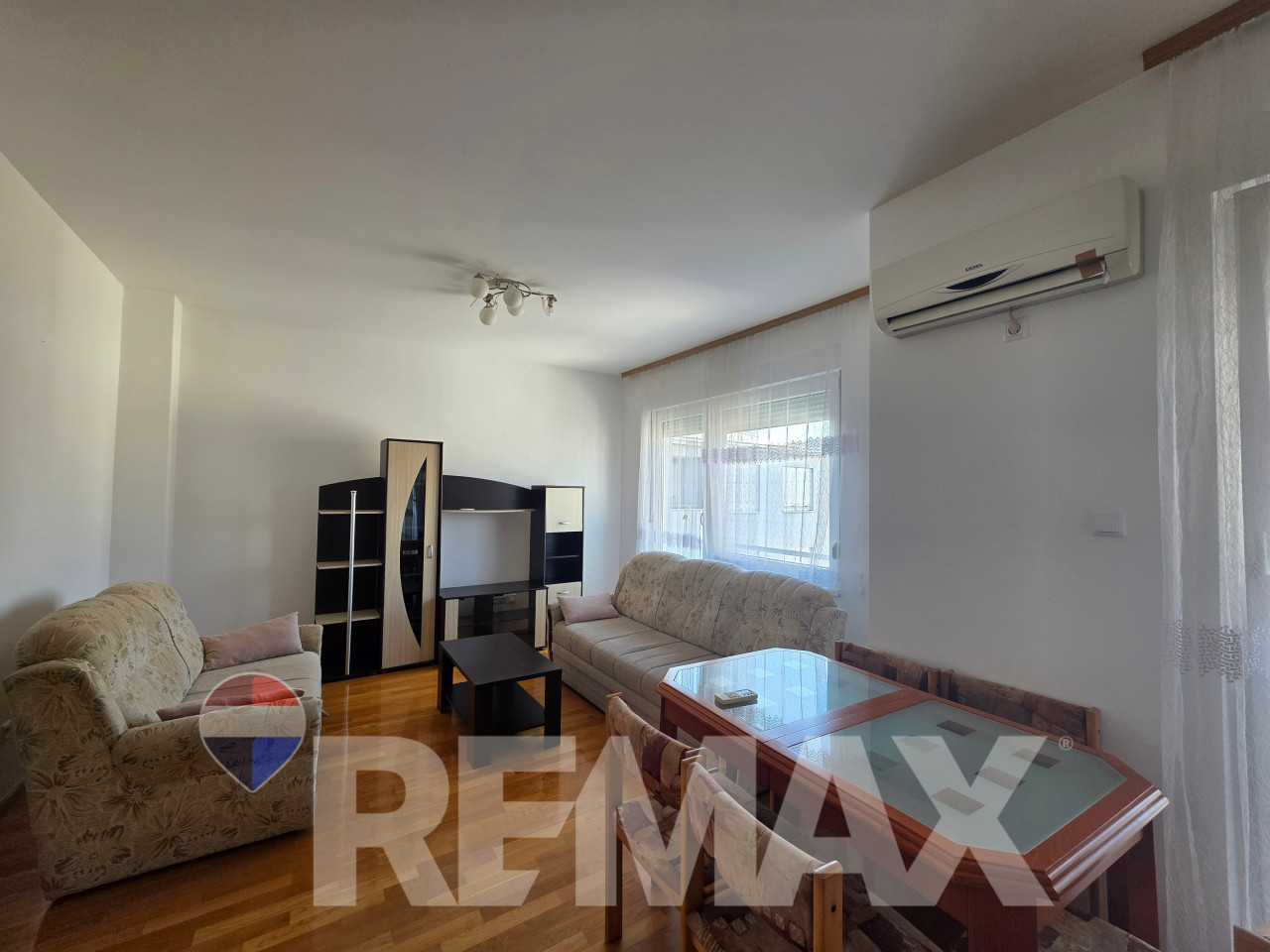 Trosoban stan novije gradnje, centar, Jevrejska, 68m2