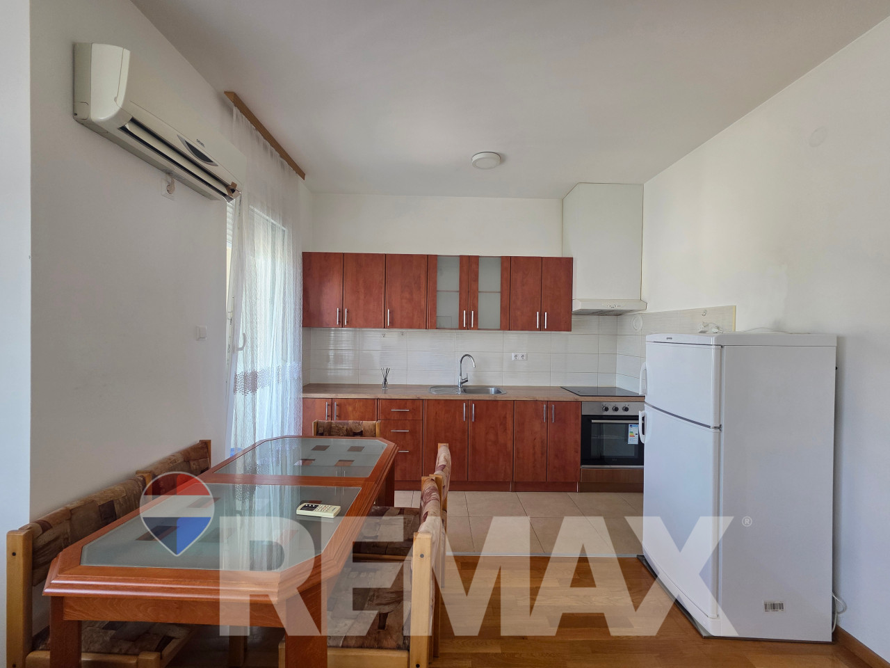 Trosoban stan novije gradnje, centar, Jevrejska, 68m2 3