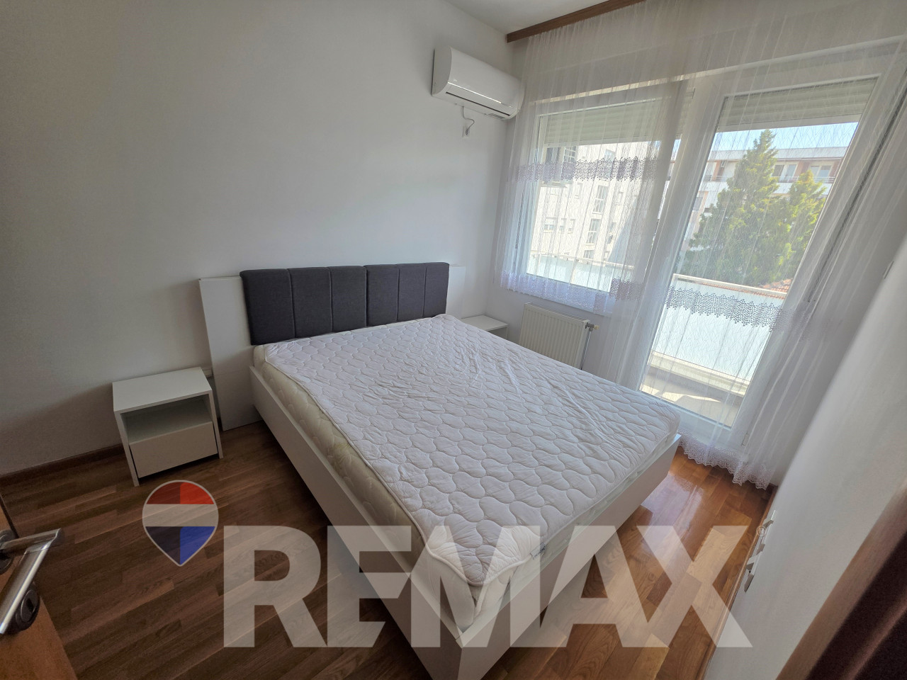 Trosoban stan novije gradnje, centar, Jevrejska, 68m2 6