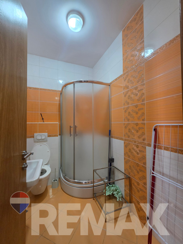 Trosoban stan novije gradnje, centar, Jevrejska, 68m2 9