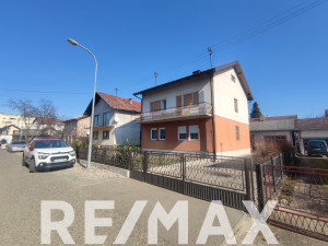 Kuća 250m2 Gradiška Senjak kod škole, dvorišni objekat, 2 garaže photo 2