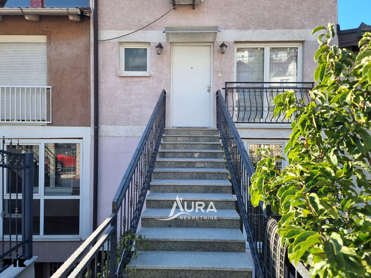 AURA/ Opremljen Stan / 1+3 / Centar 2