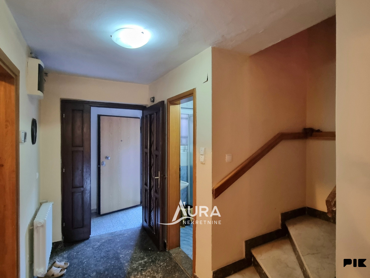 AURA/ Opremljen Stan / 1+3 / Centar 8