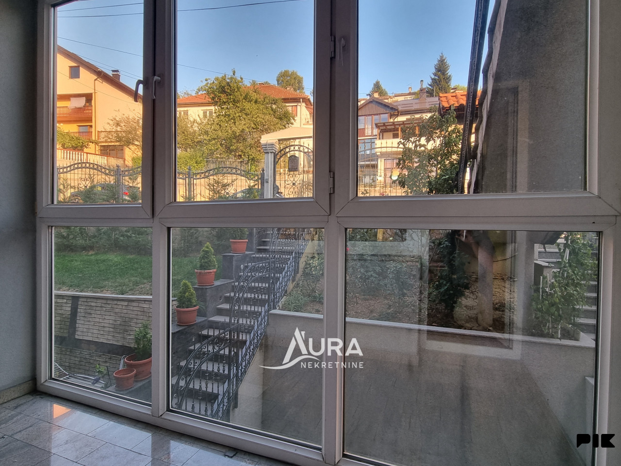 AURA/ Opremljen Stan / 1+3 / Centar 16