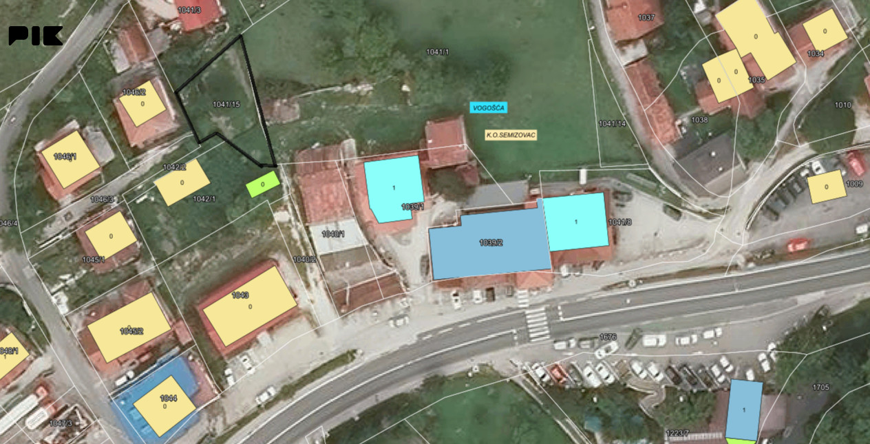 Građevinsko zemljište/SEMIZOVAC/300m2/SA PROJEKTOM 2