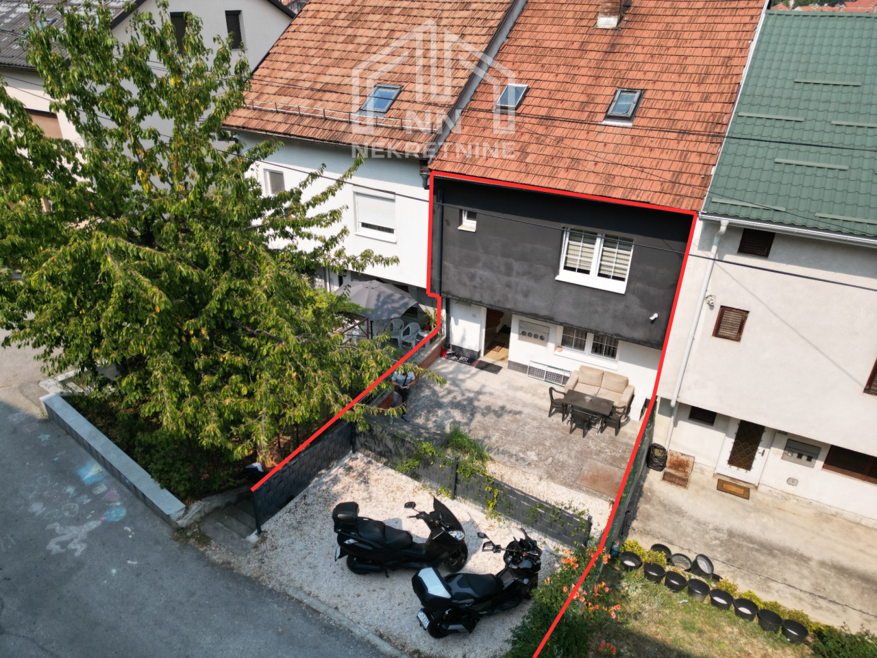 NN Nekretnine : Trosoban stan sa dvorištem - Velešići 18
