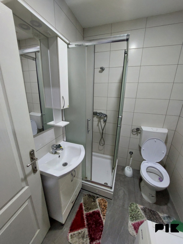 Izdajem garsonjeru centru Bijeljine 6