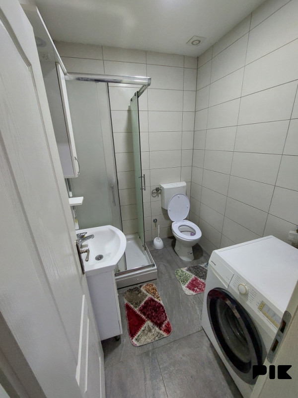 Izdajem garsonjeru centru Bijeljine 7
