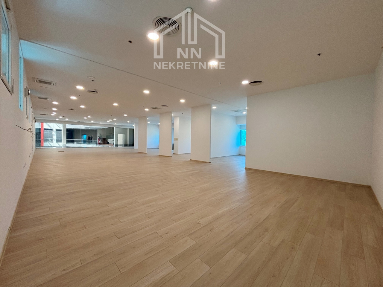 NN Nekretnine : Poslovni prostor 332m2 - Avaz Twist Tower 3