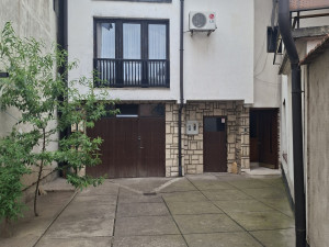 Kuća 220 kvadrata centar grada Visoko kod robne kuce vema photo 3