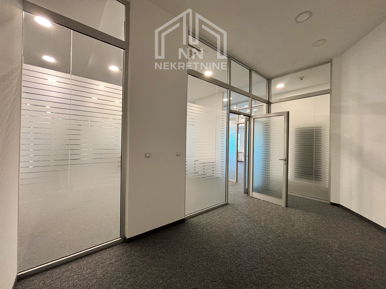 NN Nekretnine : Poslovni prostor 305m2 - Avaz Twist Tower 6
