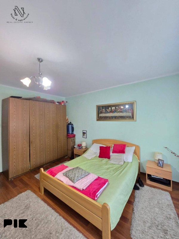 CENTAR, stan od 70m2 i garaža od 17m2 9