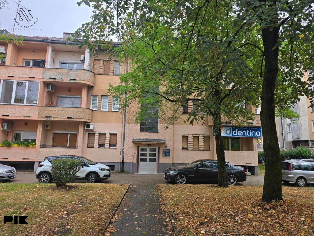 CENTAR, stan od 70m2 i garaža od 17m2 16