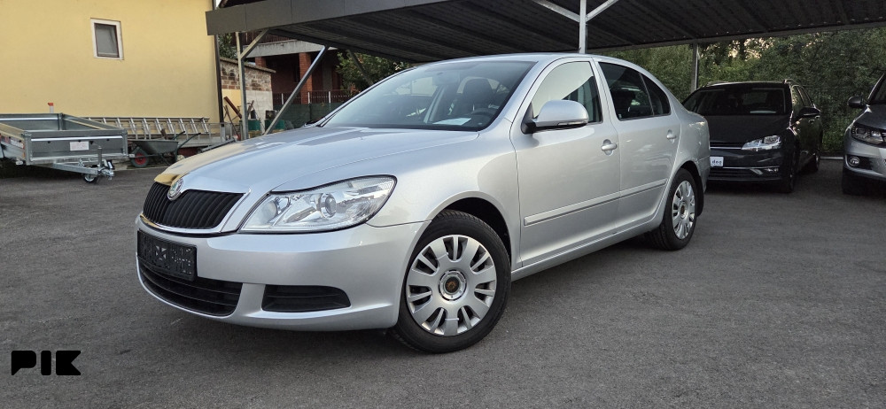 SKODA OKTAVIA SIVA 2011 GODINA 1.9 TDI 77KW - slika 2