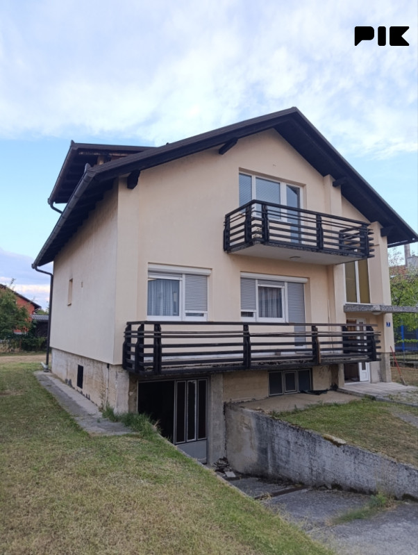 Kuća Bugojno - Hendek - parcela 648m^2