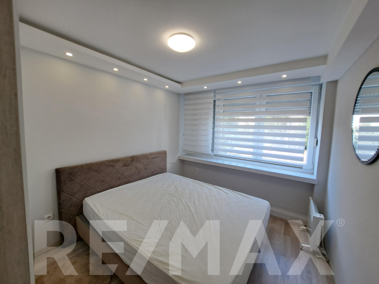 Trosoban stan / 61m2 / centar grada /  obezbijeđen parking 8