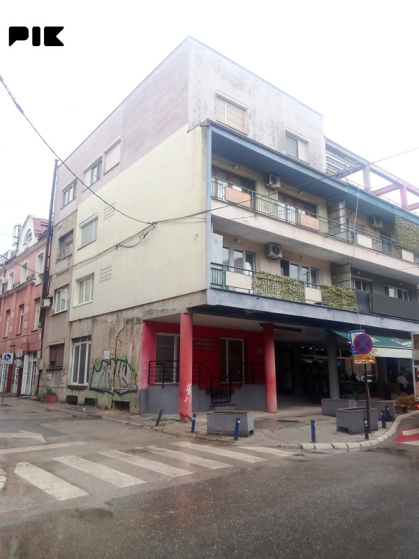 Prodaje se Garsonjera u Strogom centru grada 3