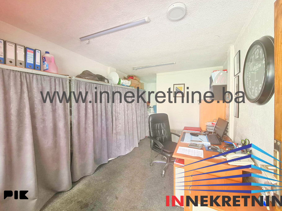 Poslovni prostor površine 17 m2 pored Opštine Tuzla, Centar photo 3