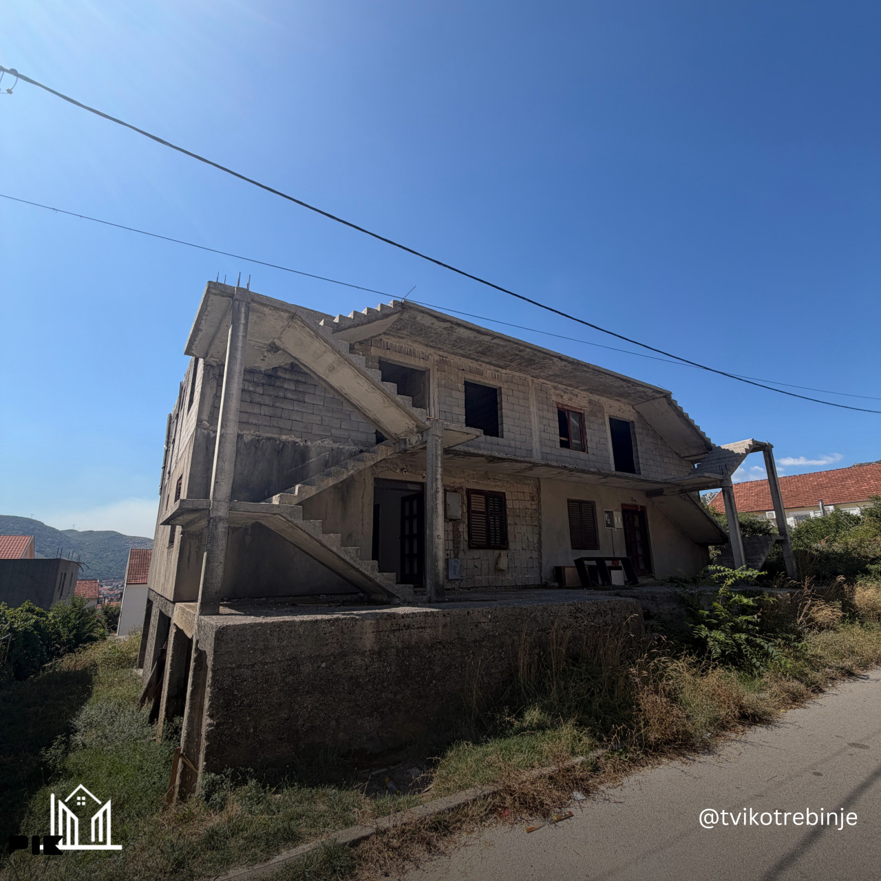 Na prodaju kuća od 320 m2 4