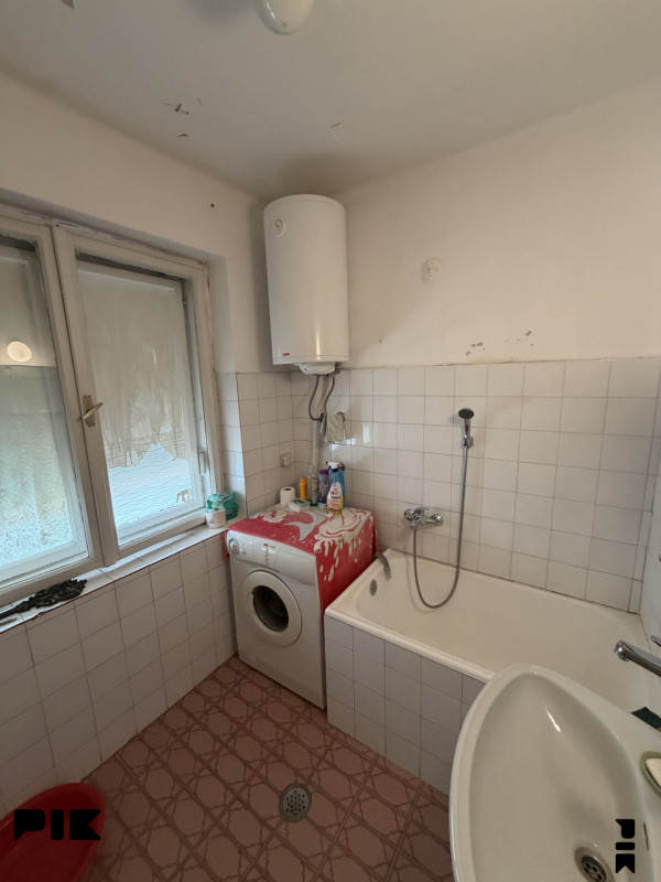 Na prodaju dvosoban stan od 68m2 3