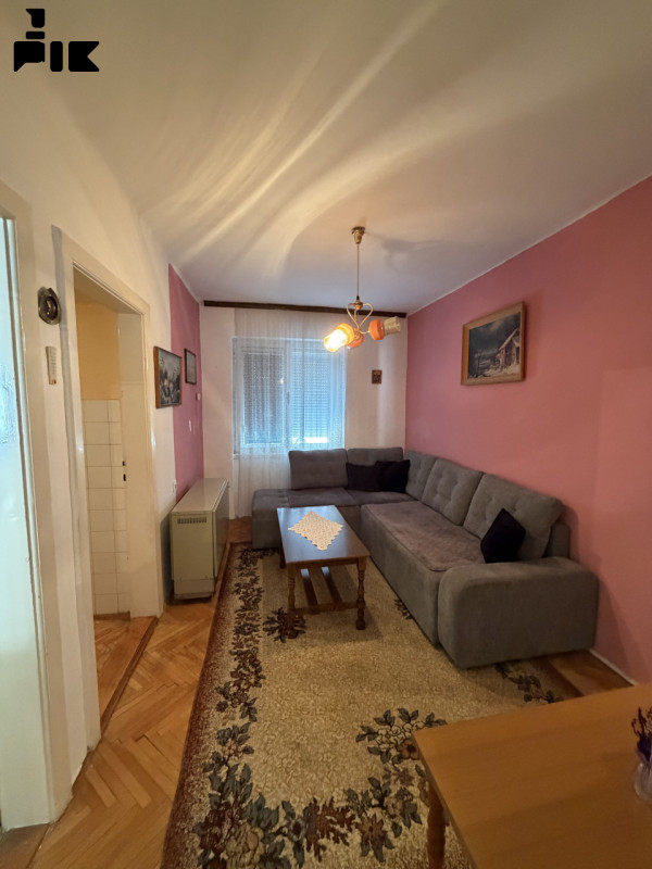 Na prodaju dvosoban stan od 68m2 8