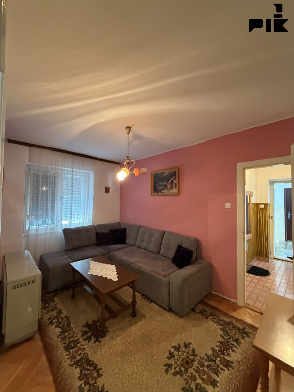 Na prodaju dvosoban stan od 68m2 9