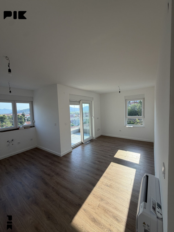 Na prodaju stan od 60m2 5