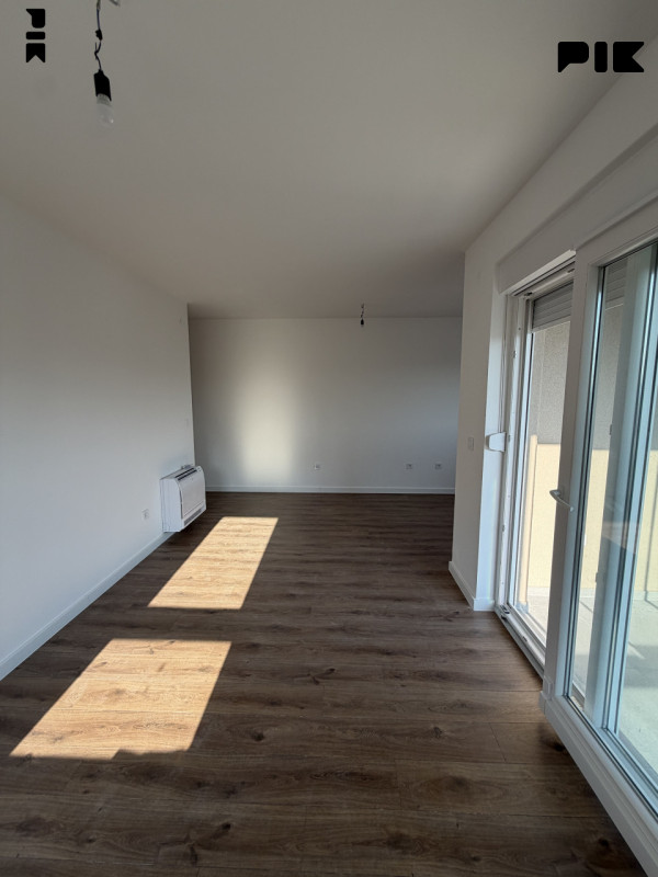 Na prodaju stan od 60m2 6