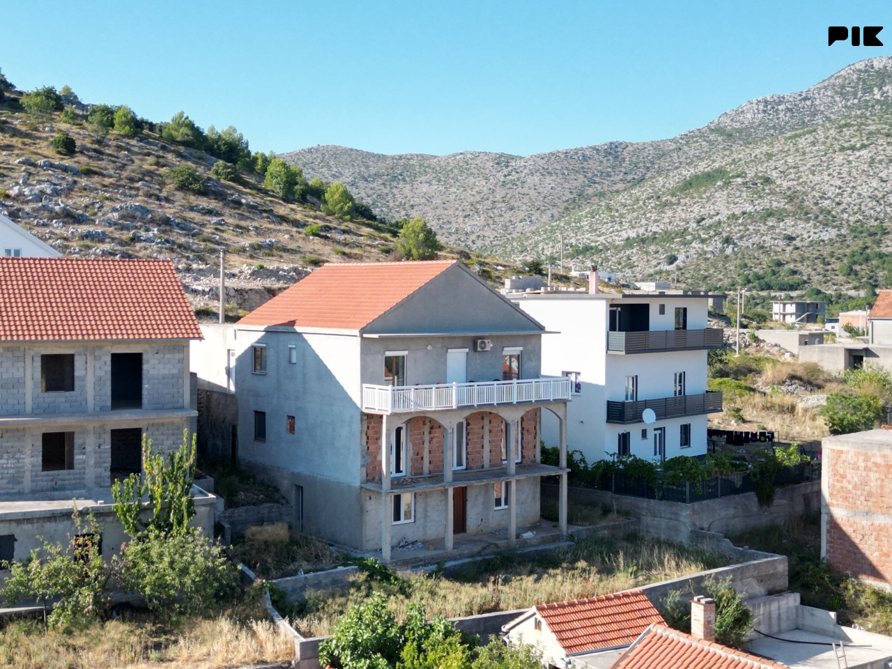 Na prodaju dvospratna kuća na Ivanici, opština Ravno