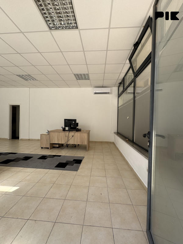 Poslovni prostor u centru Trebinja na prodaju photo 4