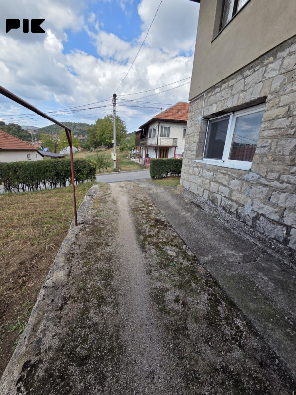 Kuća Gračanica centar sa dodatnim placem 5