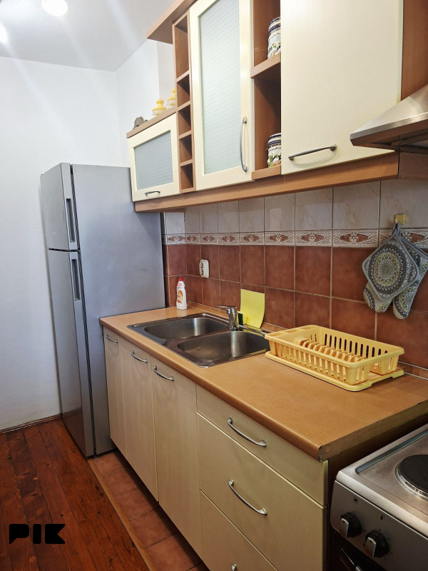 KOMFORAN I NAMJESTEN TROSOBAN STAN U CENTRU SARAJEVA 90m2 10