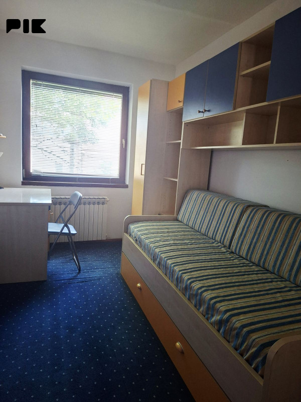 KOMFORAN I NAMJESTEN TROSOBAN STAN U CENTRU SARAJEVA 90m2 24