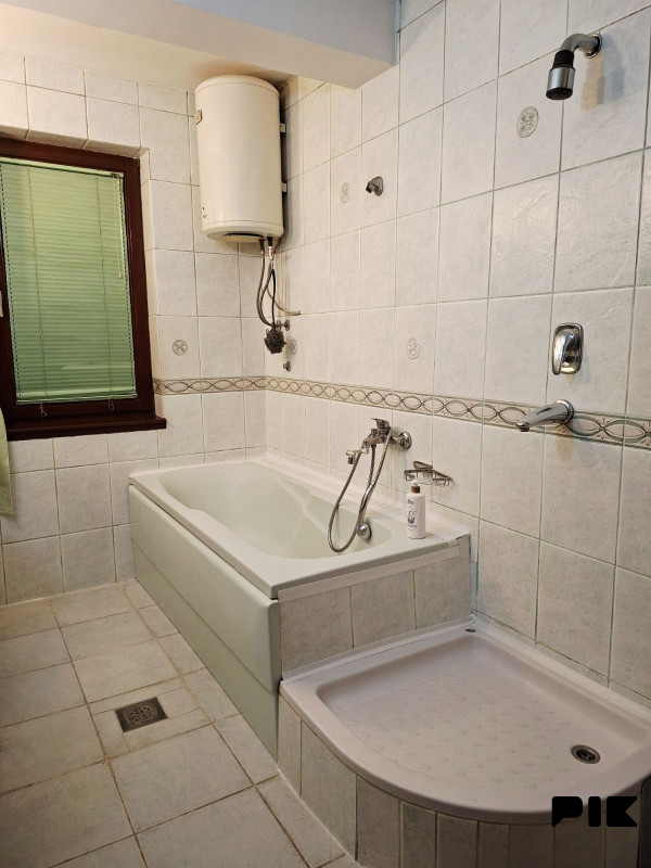 KOMFORAN I NAMJESTEN TROSOBAN STAN U CENTRU SARAJEVA 90m2 18